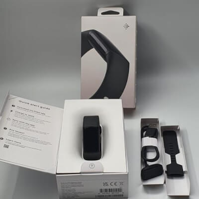 Cumpără Brățara fitness Fitbit Charge 6 pentru un cadou de ziua perfect